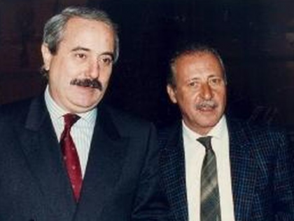Mattarella parla agli studenti: "Ricordate Falcone e Borsellino"