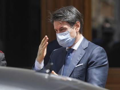 L'accordo sulla scuola dura solo poche ore. Conte costretto al rinvio