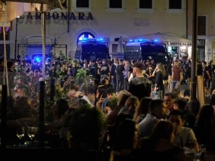 Controllare i vicini come nel fascismo