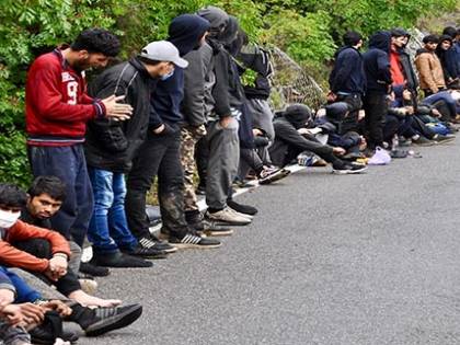 Tutte le frontiere "assediate": l'assalto dei migranti all'Italia