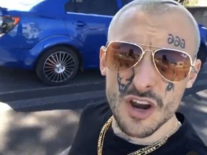 Sprangate e botte alla compagna: arrestato il rapper 1727Wrldstar