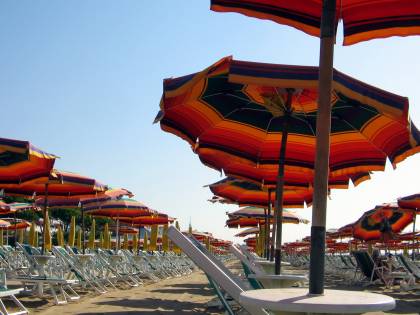 La disperazione del turismo di Jesolo: "Siamo subissati di disdette, allontanate i richiedenti asilo"
