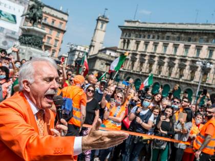 L'odio dei gilet arancioni: "Bastardi, ora le bombe"