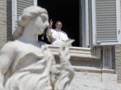 Papa Francesco nuovamente sul balcone di Piazza San Pietro