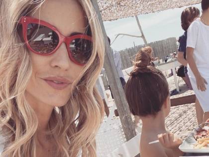 "Ma siate coerenti fino in fondo!". Pioggia di critiche sulla Santarelli