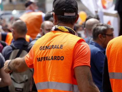 L'errore di confondere quei gilet con la destra