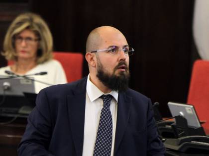 Anche a Bande Nere si cancellano parcheggi