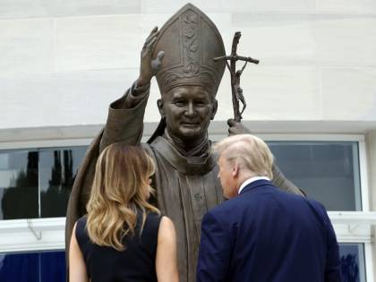 Quella strana lettera a Trump: "Qualcuno vuole farti fuori..."