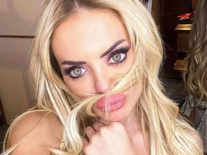 Elena Morali sbotta sui social: "Non mi faccio di niente". Poi mostra le analisi