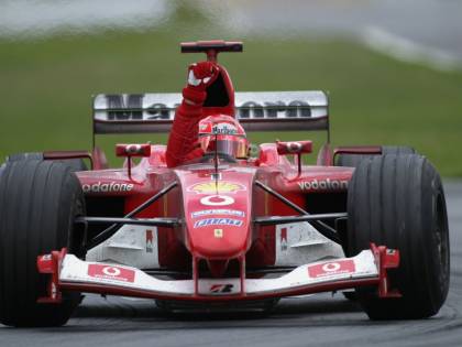 Vince un italiano, ma la Ferrari stecca