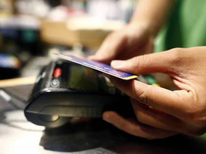 Tra 7 giorni "sparisce" il cash: cosa cambia con carte e Fisco