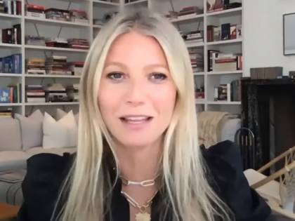 Dopo la candela al profumo di vagina Gwyneth Paltrow consiglia quella all'orgasmo