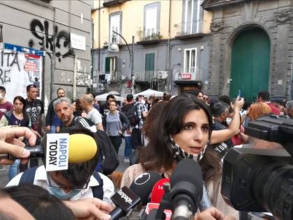 Assessore al corteo contro la polizia e De Magistris resta in silenzio