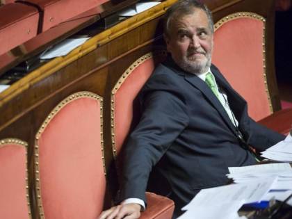 Conte perde già 4 voti al Senato. Calderoli: "Dove diavolo pensa di andare?"