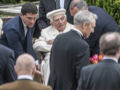 "Ratzinger torna domani in Vaticano": arriva l'ufficialità del ritorno