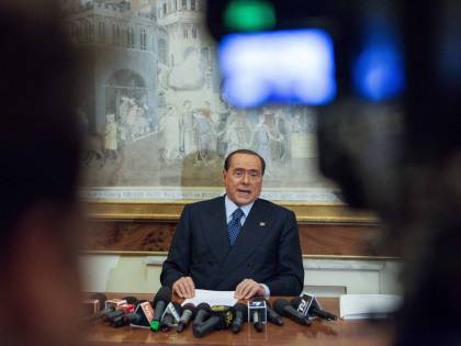 Berlusconi: "C'è un gruppo di potere che condiziona le sentenze"