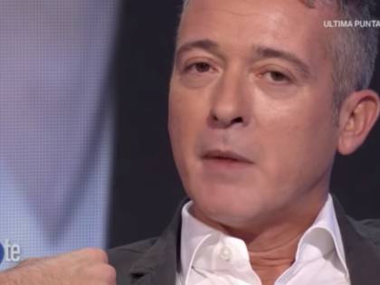 Diaco piange in tv con Insinna: "Se mi rivolgo in maniera sgradevole è perché chiedo aiuto"
