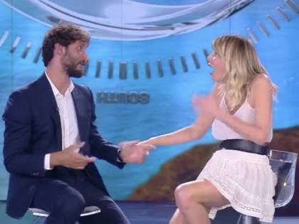 Nuovi dettagli sul triangolo dell'estate: "Belen ha visto i Whatsapp inequivocabili di Alessia a De Martino"