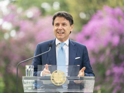 L'appello di 250 intellettuali: "Così si viola la Costituzione"