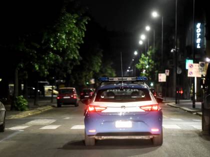 Milano, giovane accoltellato su un bus da gang sudamericana
