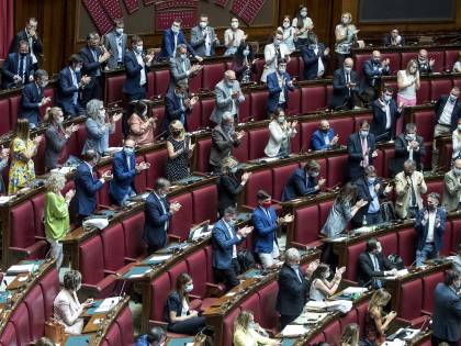 Agcom e privacy, eletti i componenti. Ma alla Camera i renziani si astengono