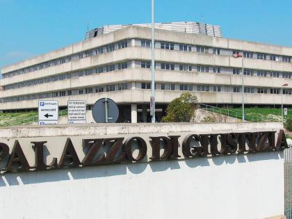 Genitori chiedono al tribunale di cambiare sesso al figlio 13enne