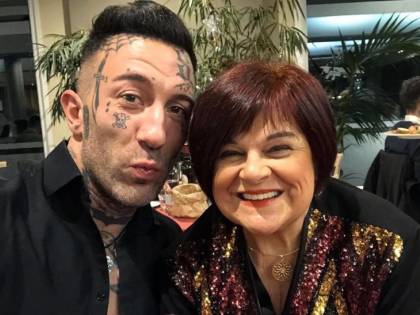 Sul web danno della nana alla deputata Pezzopane. Il fidanzato: "Fate schifo"