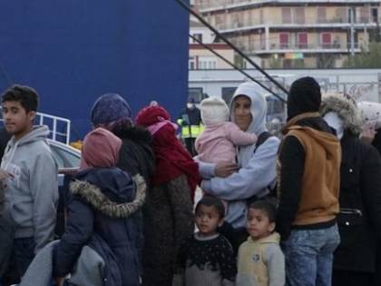 Ecco perché i migranti rimangono in Italia: il nuovo fallimento del governo