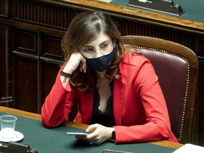 Il governo (al verde) ripensa al Mes. Torna l'idea del voto in Parlamento