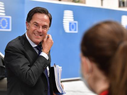 Ecco l'ultimo ricatto di Rutte: "Recovery con leggi pro Lgbt"