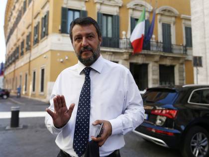 La difesa di Salvini: "Conte sapeva tutto. Se questo è un reato tanti risponderanno"