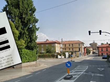 'Cosa hai fatto alla bebè?'. Lo choc: migrante la bacia in bocca a 6 mesi