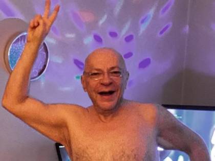 Mauro Coruzzi "Platinette", foto choc nel letto