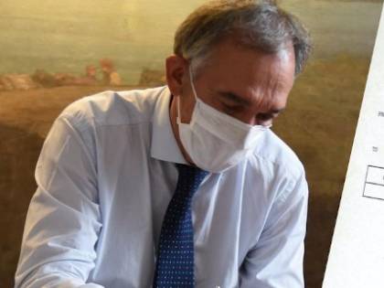 Gli "affari" della Regione rossa per le mascherine: "Sprecati 8,5 milioni"