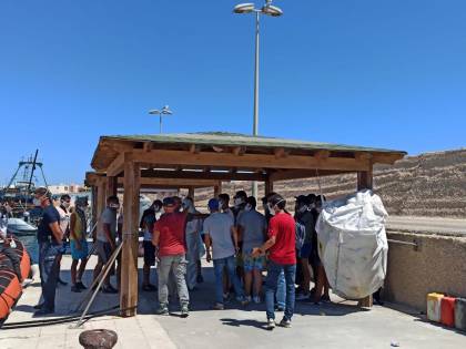 La Sicilia è un far west. Centinaia di migranti in fuga dagli hotspot