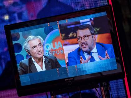 Coronavirus, l'ultima dei buonisti: "Un vaccino grazie ai migranti"