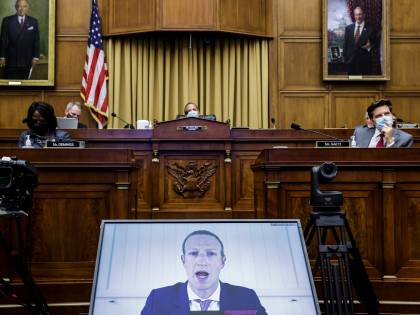 Censure e odio: Facebook e Twitter alla sbarra