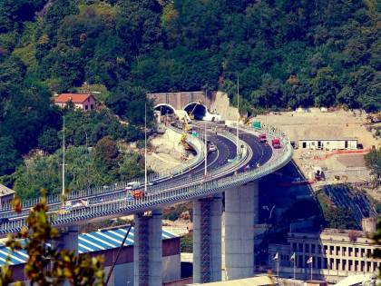 Soddisfazione e rabbia: Genova inaugura il nuovo ponte