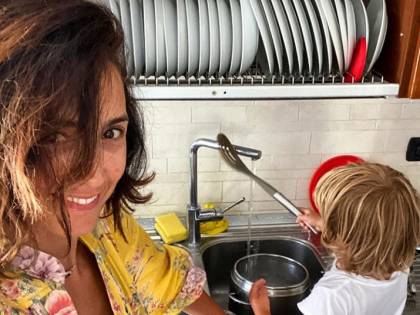 "Allora muori di fame", Caterina Balivo choc sul web. Il commento hot la fa infuriare