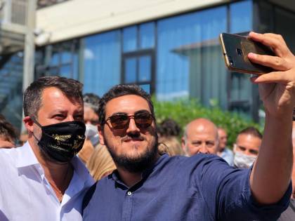 Salvini e la mascherina fascista. Perché l'attacco è una bufala