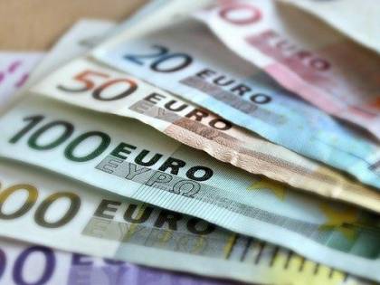 Un assegno unico familiare al posto di otto bonus diversi