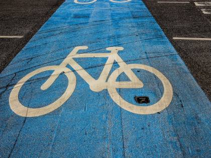 Spuntano nuove ciclabili in Galvani e Porta Nuova. Pure l'ospedale si ribella