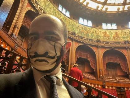Furia del grillino "furbo": "Nessun moralizzatore ha fermato i soldi..."