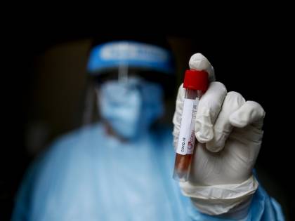 Coronavirus, studio conferma: "Ci si può contagiare più volte"