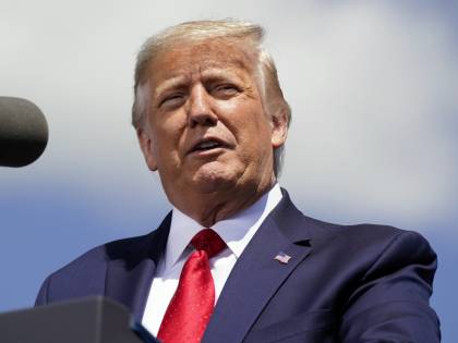 Trump attacca Biden: "Per vincere dovrebbe rubare milioni di voti"