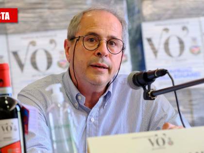 Crisanti lancia l'allarme contagi: "Si è sbriciolato il sistema di controllo"