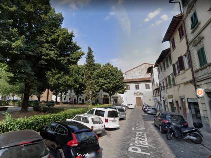Firenze, difende anziano dalla violenza: tunisino lo massacra di botte