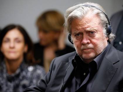 Usa, Steve Bannon è stato arrestato con accusa di frode