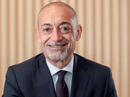 Dalla legge di Bilancio, l'auto attende un piano. Governo sotto esame