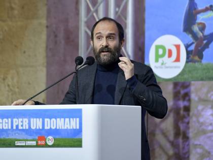 Pd e 5s rinnegano la loro super tassa. E sulla manovra restano spaccati
